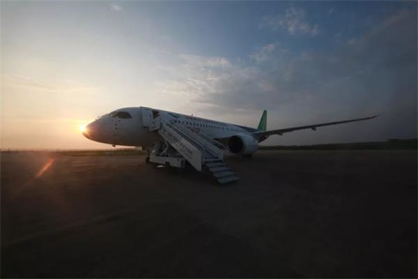 C919第三架成功轉場 駕駛艙高清大圖來了